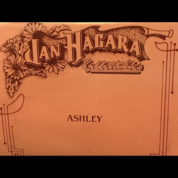 Jan Hagara's Figurine "Ashley" - Picture 4 of 4